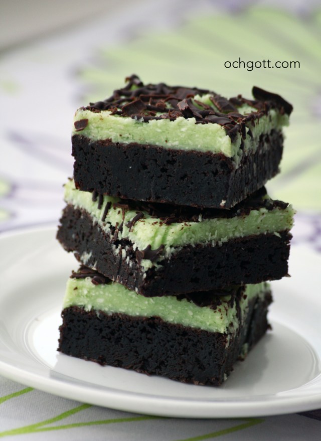 Brownies med kokos- och minttäcke