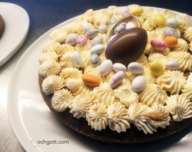 Påsktårta med dulce de lechefluff