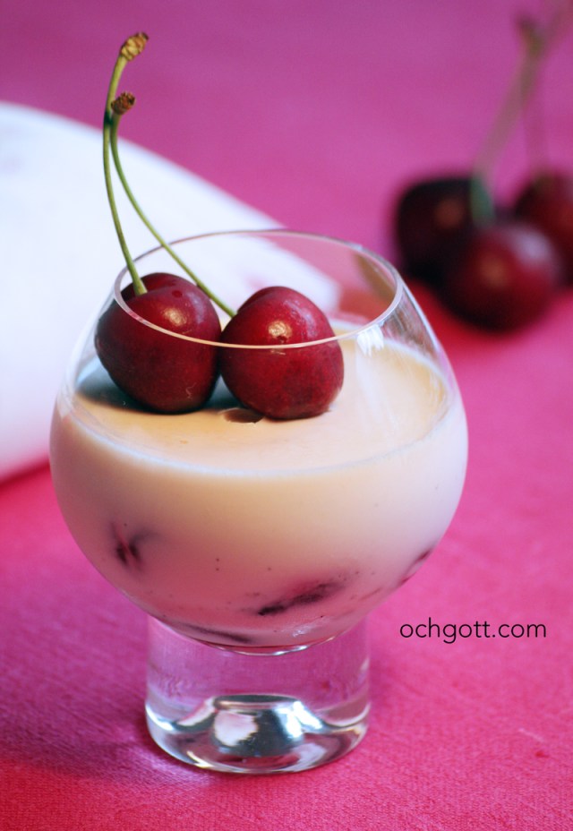 Körsbärspannacotta
