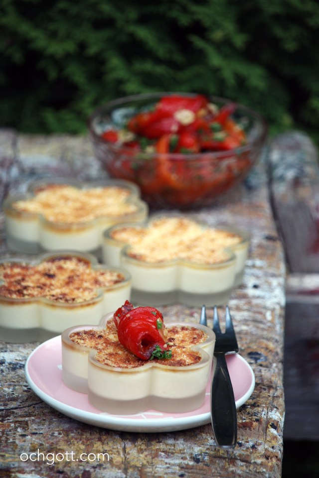 Parmesanbrûlée med paprikasallad