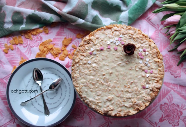 Kladdkaka med vit choklad- och cornflakestäcke - Foto: Britt-Marie Knutsson