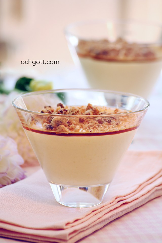 Äppelpannacotta med gelé och kaksmulor - Foto: Britt-Marie Knutsson