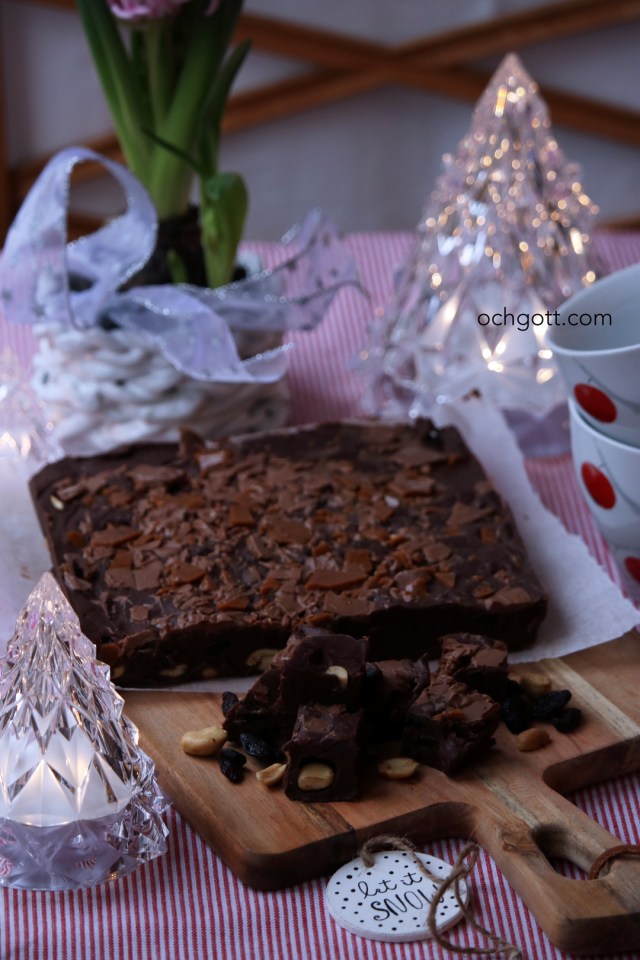 Chokladfudge med jordnötter, russin och dajm - Foto: Britt-Marie Knutsson