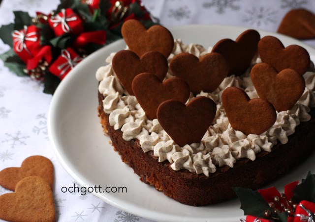 Lingonkladdkaka med pepparkaksfluff - Foto: Britt-Marie Knutsson