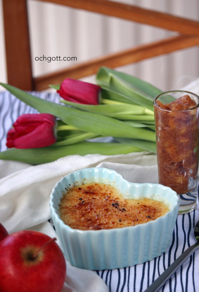 Calvados-crème brûlée med kanelstekta äpplen - Foto: Britt-Marie Knutsson
