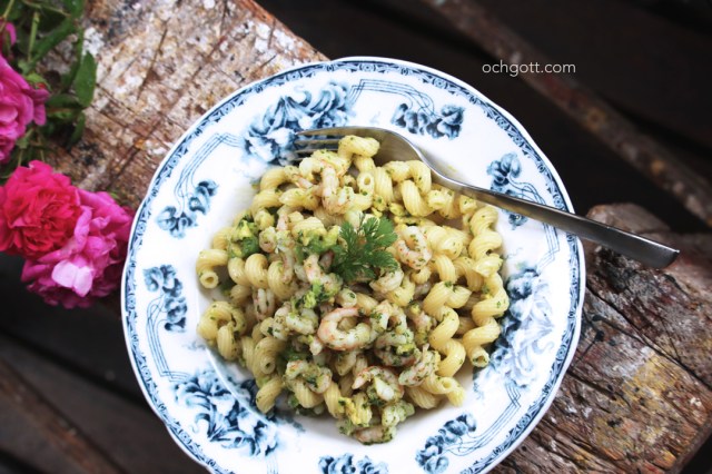 Pasta med räkor, koriandergremolata och avokado - Foto: Britt-Marie Knutsson